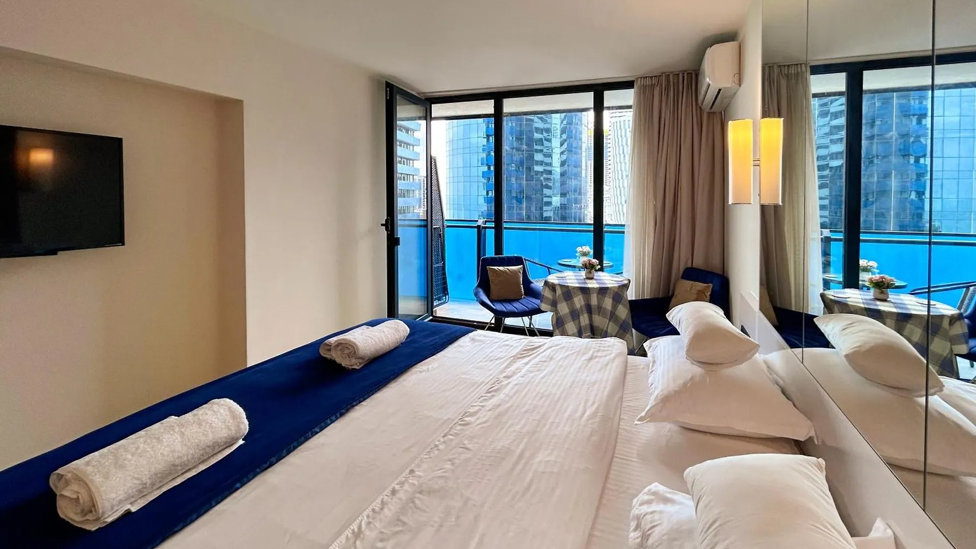 1 Bedroom Apartment In Orbi City With Sea View Batumi 0*,